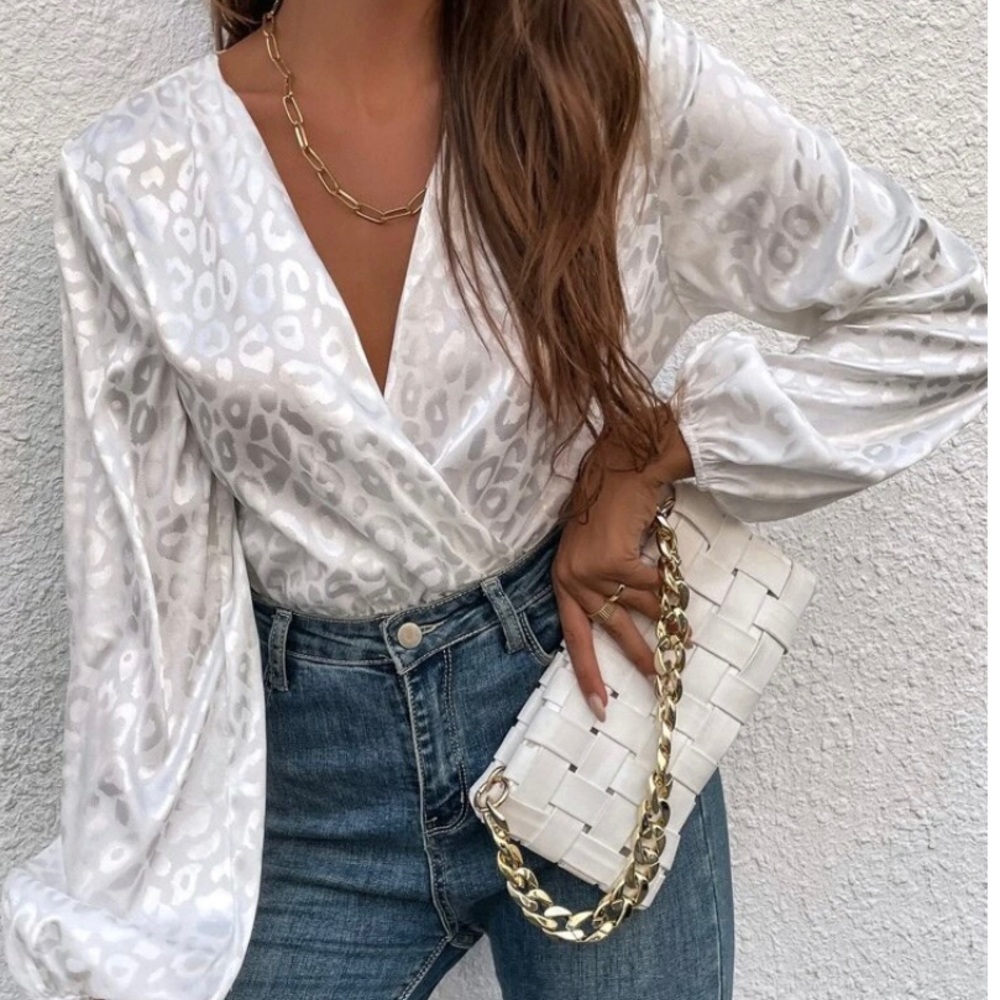Shein Top | Shein Silk Cheetah Print Bodysuit ! | Color: White